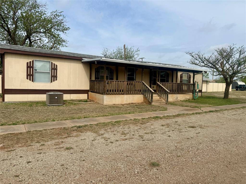 112 S Franklin Avenue, Aspermont, TX 79502