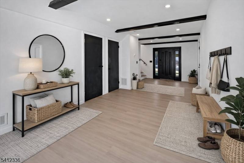 32 Luhman Ter, Secaucus Town, NJ 07094