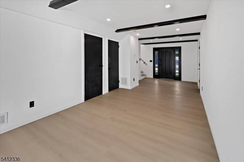 32 Luhman Ter, Secaucus Town, NJ 07094