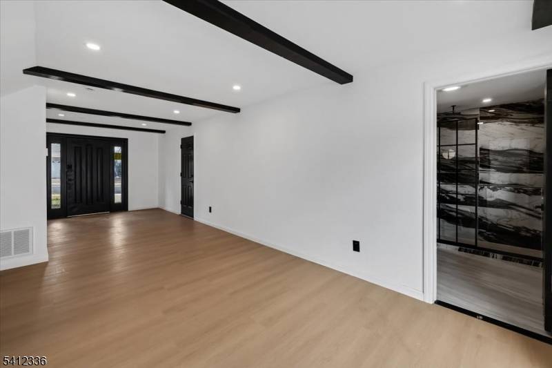 32 Luhman Ter, Secaucus Town, NJ 07094