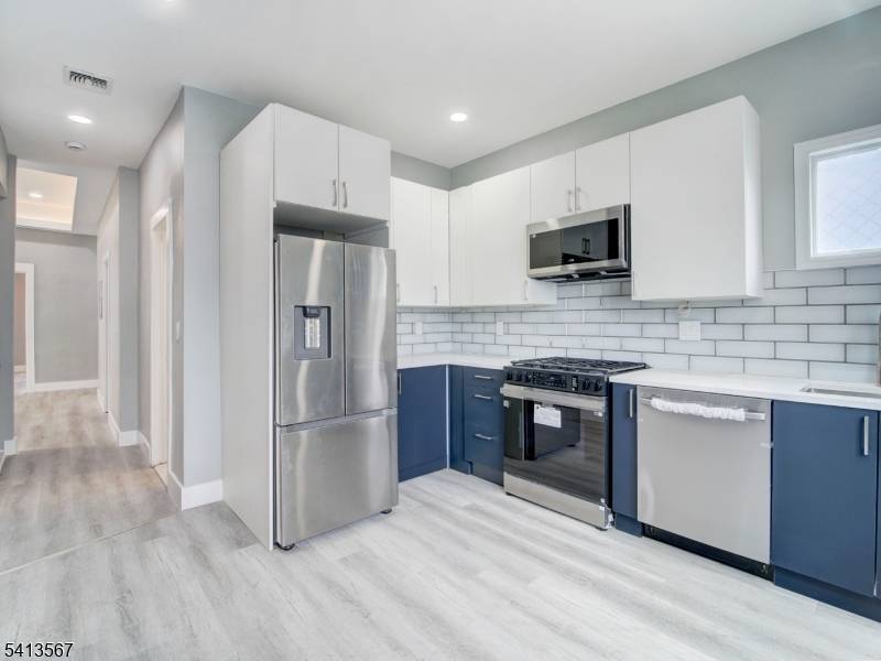 20 W 49th #2, Bayonne City, NJ 07002