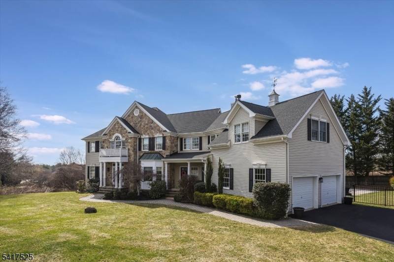 6 MacDougall Ct, Chester Boro, NJ 07930