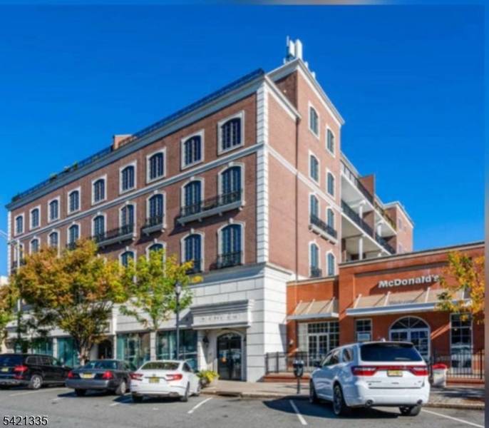 53 W Palisade Ave Und 206 #206, Englewood City, NJ 07631