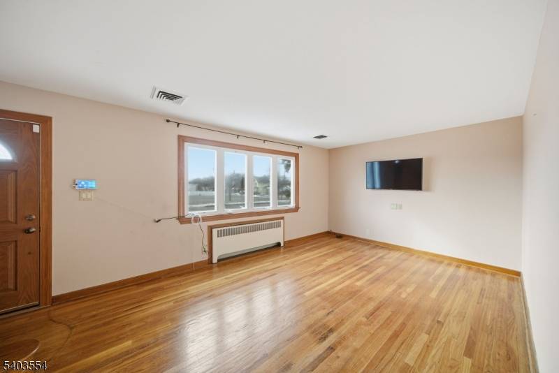 52 Broadway, Clark Twp., NJ 07066