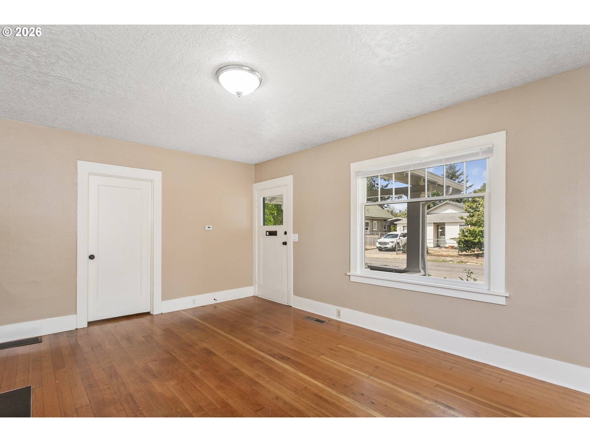 8316 SE RAYMOND CT, Portland, OR 97266