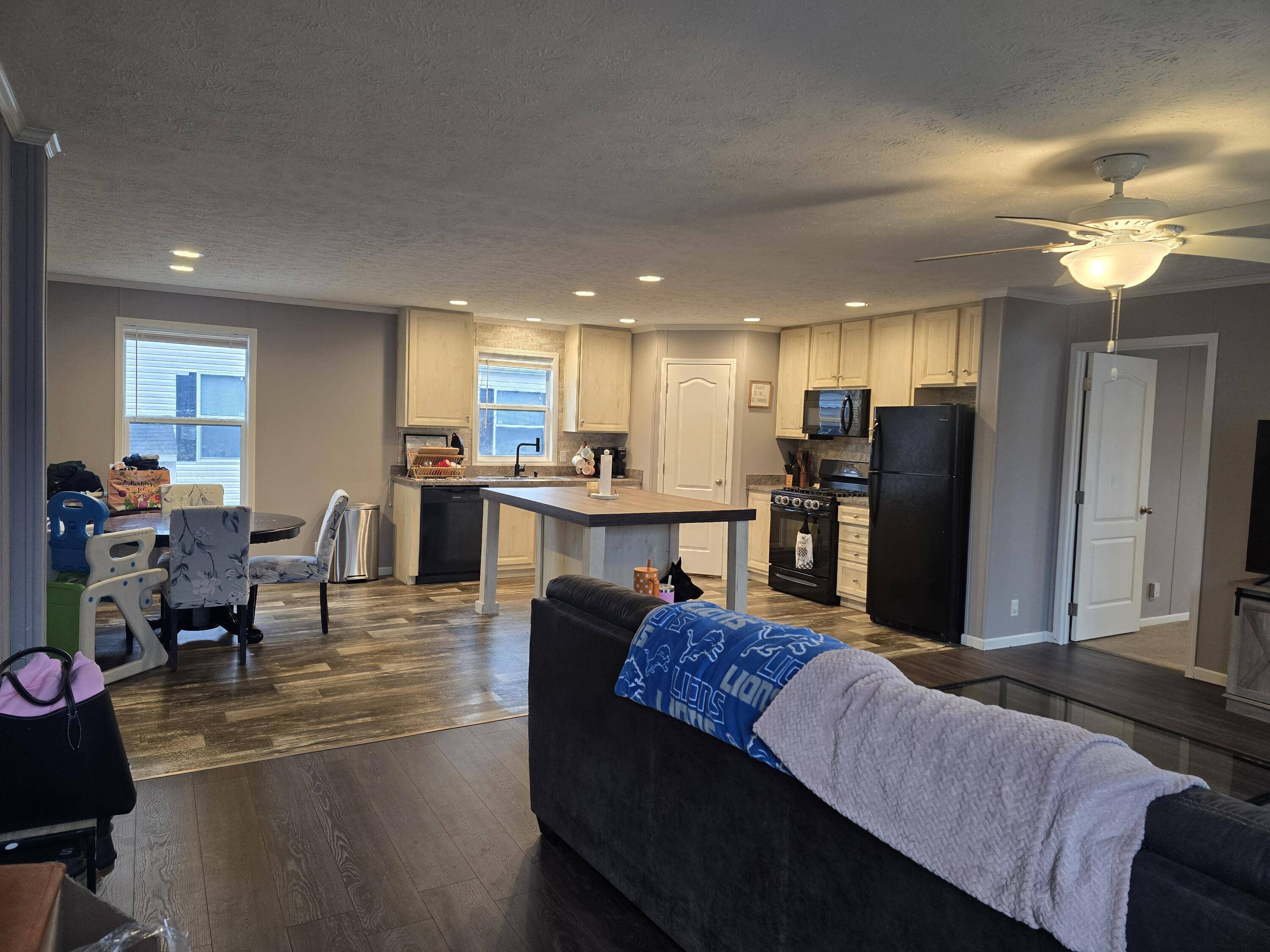 217 Braeburn DR, Egelston Twp, MI 49442