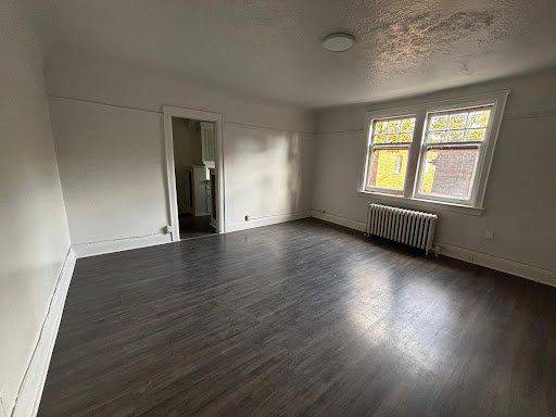 2393 Queen ST E #19, Toronto E02, ON M4E 1H5