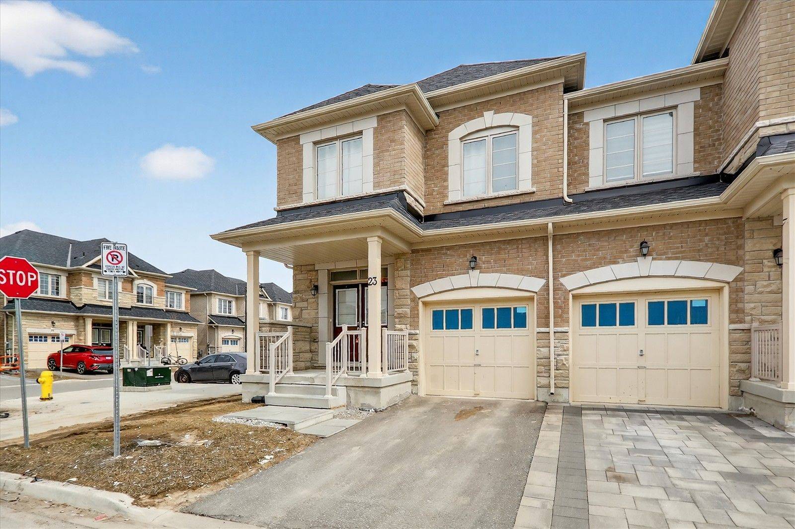 23 Reign LN, Markham, ON L3S 0E9