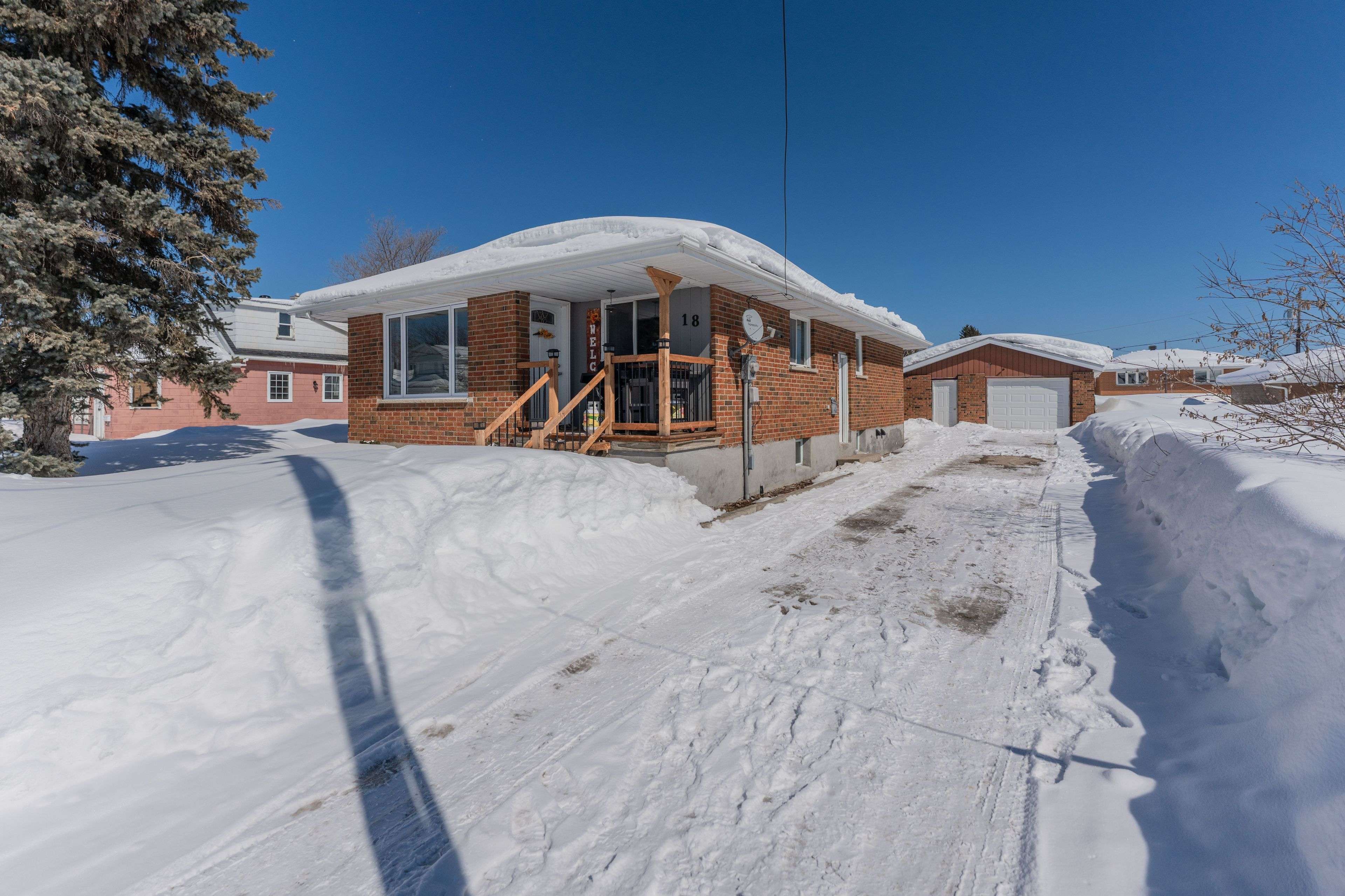 18 Cartier AVE, Kapuskasing, ON P5N 2J6