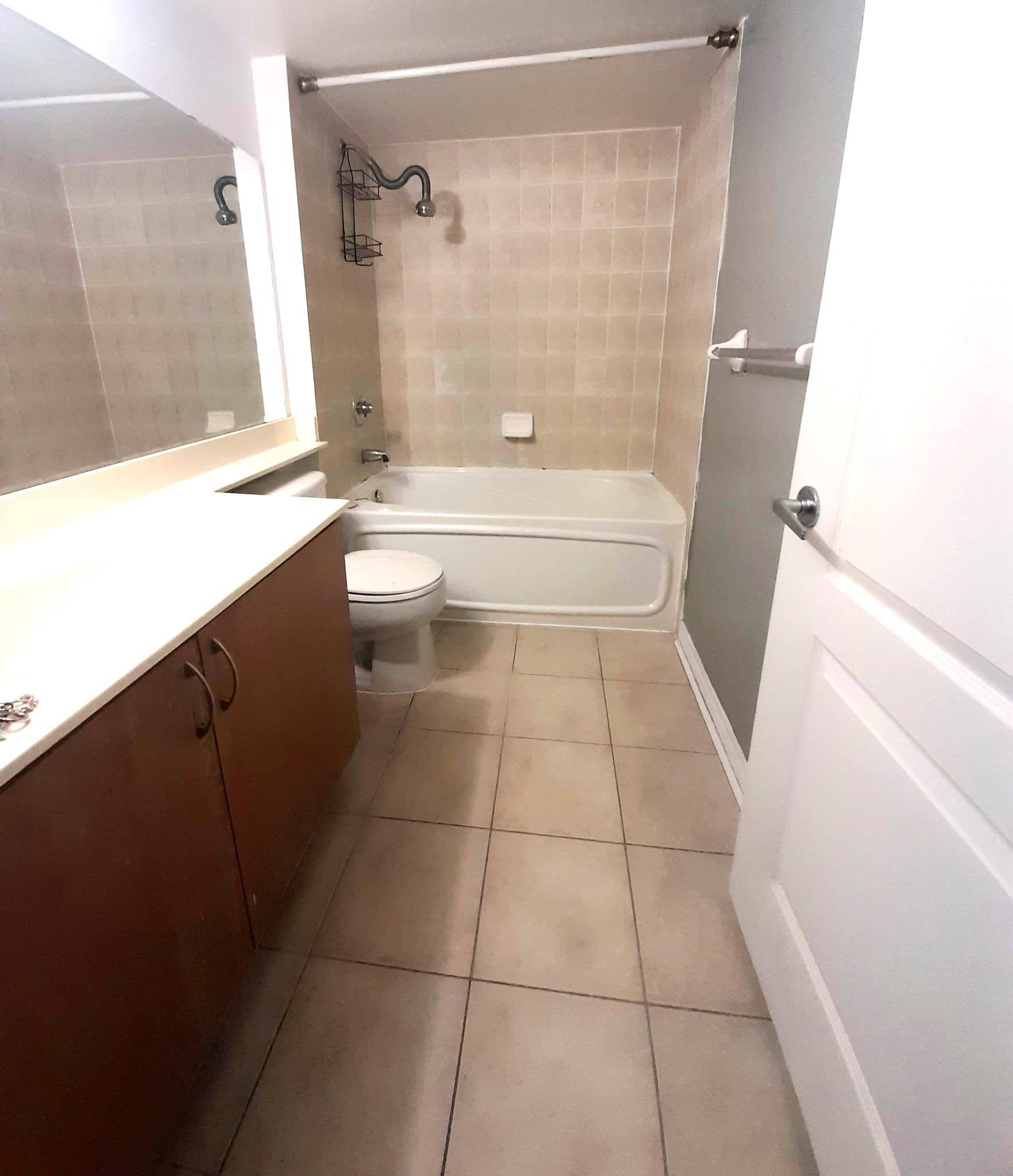 4090 Living Arts DR #1212, Mississauga, ON L5B 4M8