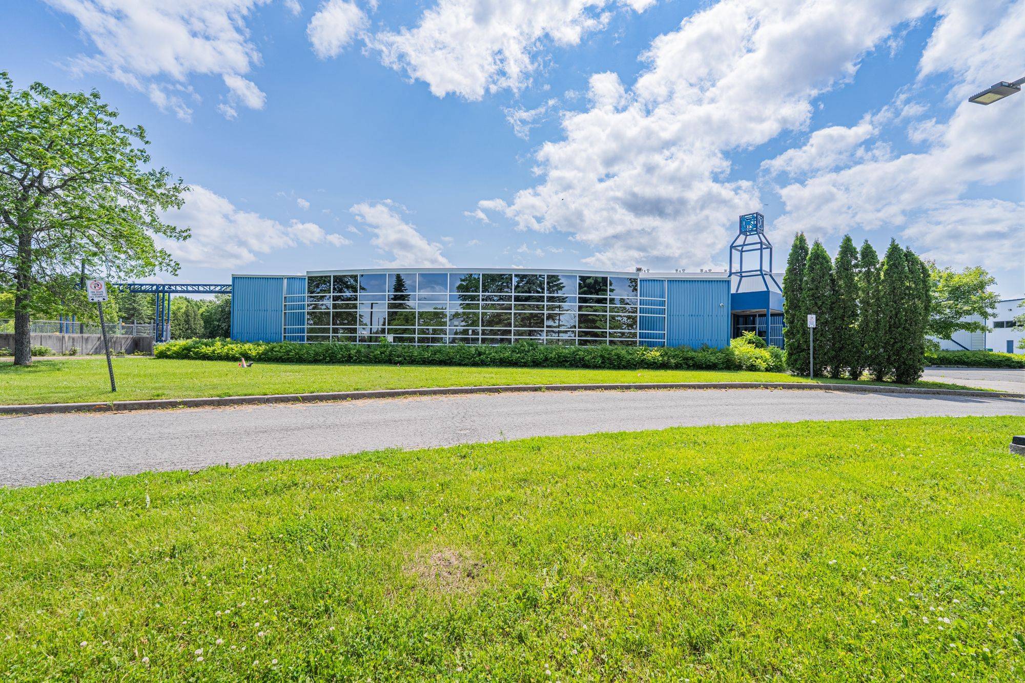 90 Bill Leathem DR #A, Barrhaven, ON K2J 0R3