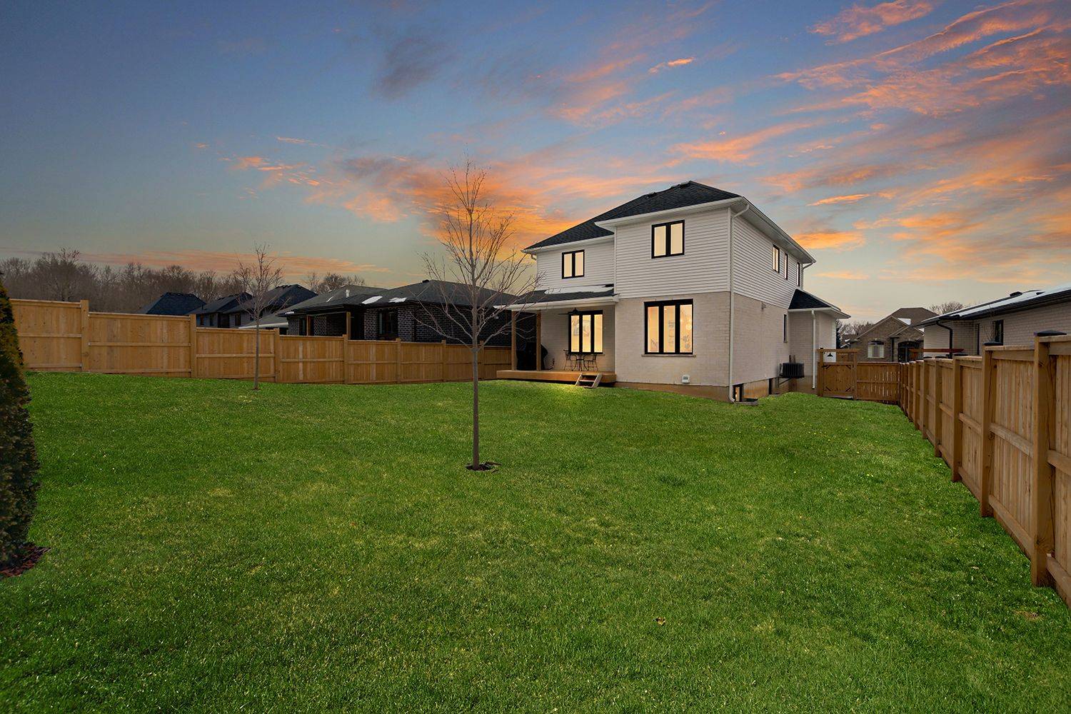 291 King ST, Southwest Middlesex, ON N0L 1M0