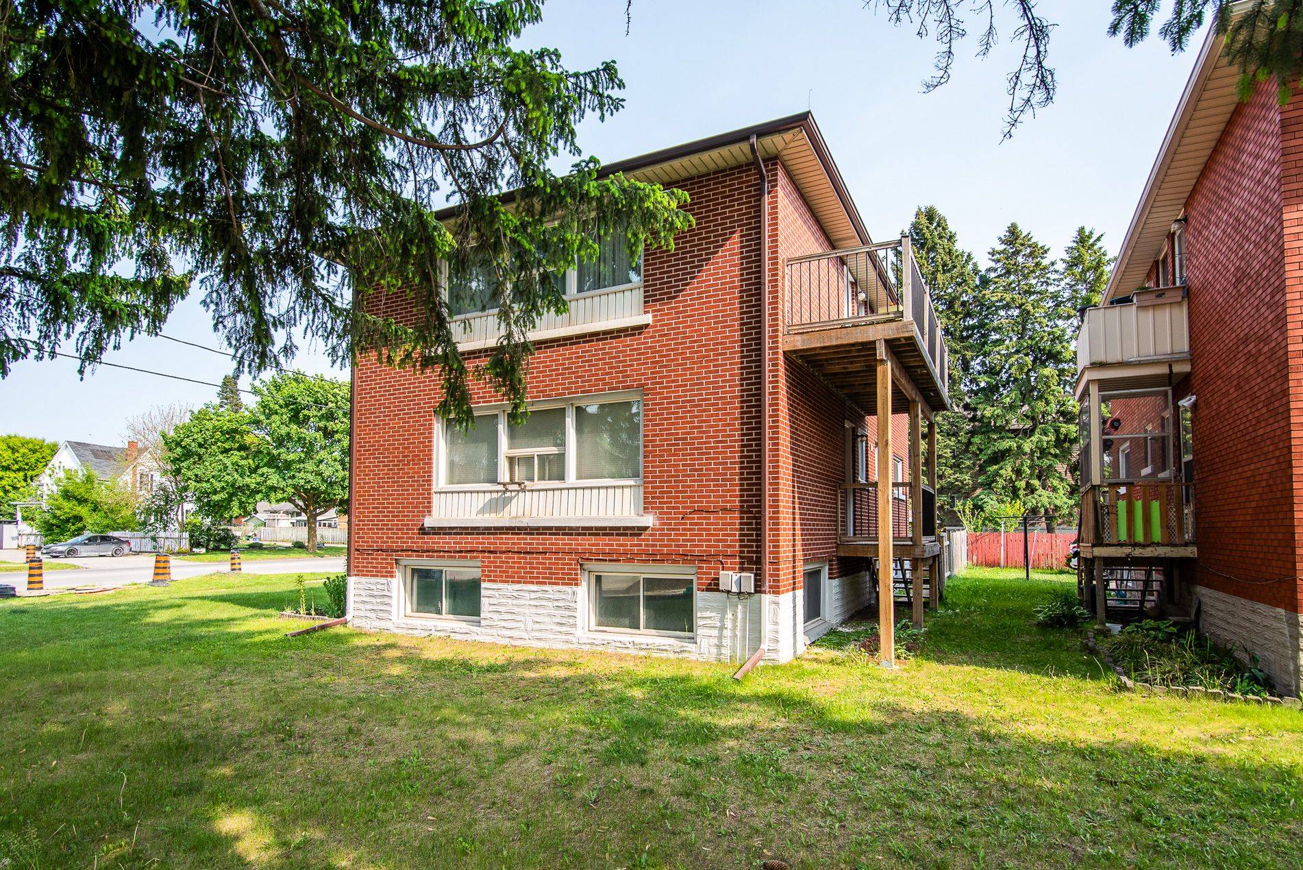 129 River RD E, Kitchener, ON N2B 2G7
