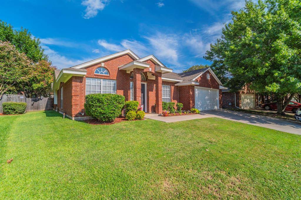 6405 Redstone Drive, Arlington, TX 76001