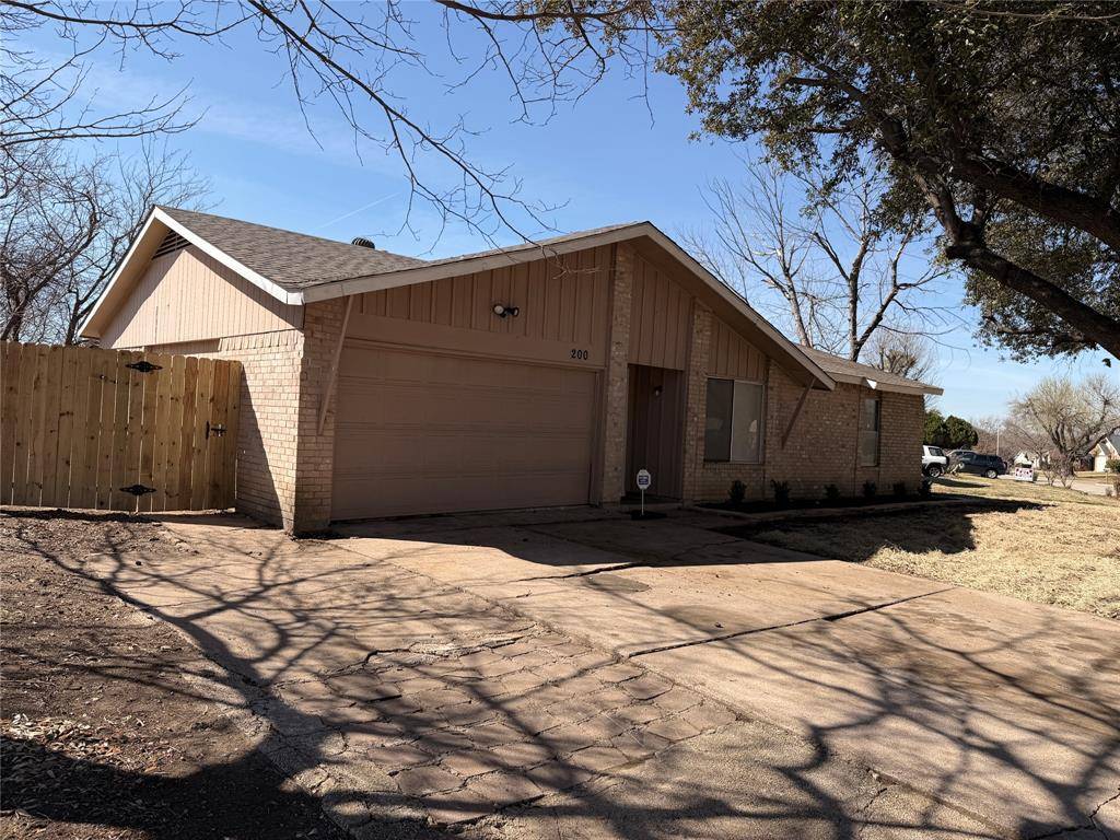 200 Pebblebrook Street, Arlington, TX 76014