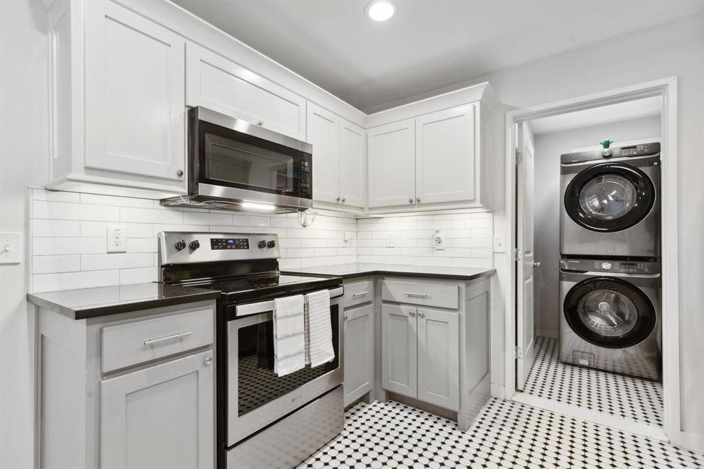 1142 W Clarendon Drive, Dallas, TX 75208