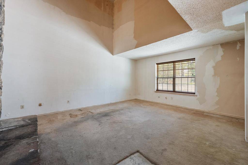 2229 Seville Court, Dalworthington Gardens, TX 76013