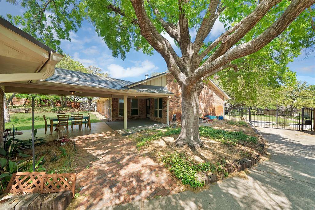 2812 Whisperwood Trail, Dalworthington Gardens, TX 76016