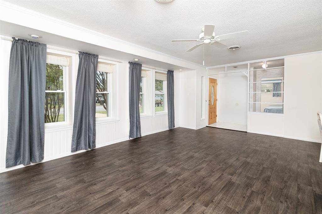 2102 S High Street, Brady, TX 76825