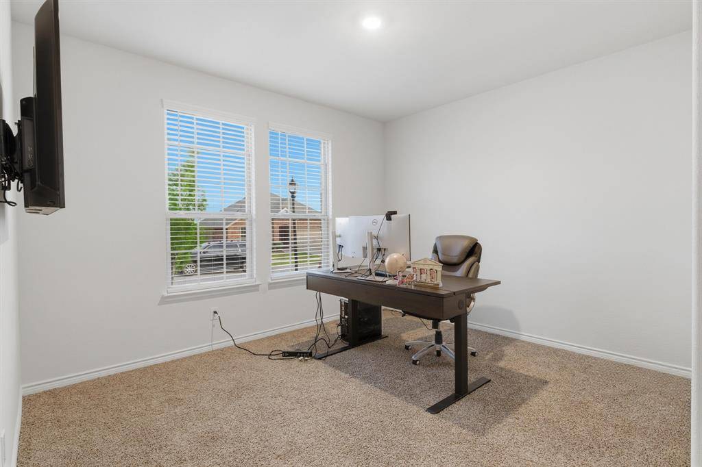 727 Fort Lane, Fate, TX 75189