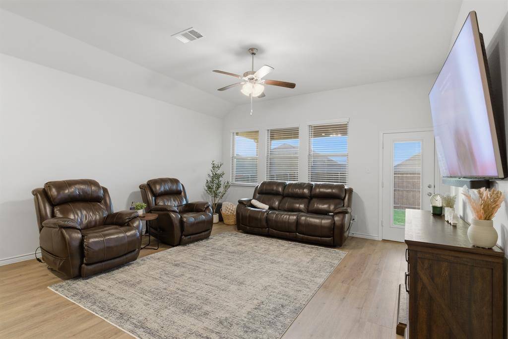 727 Fort Lane, Fate, TX 75189