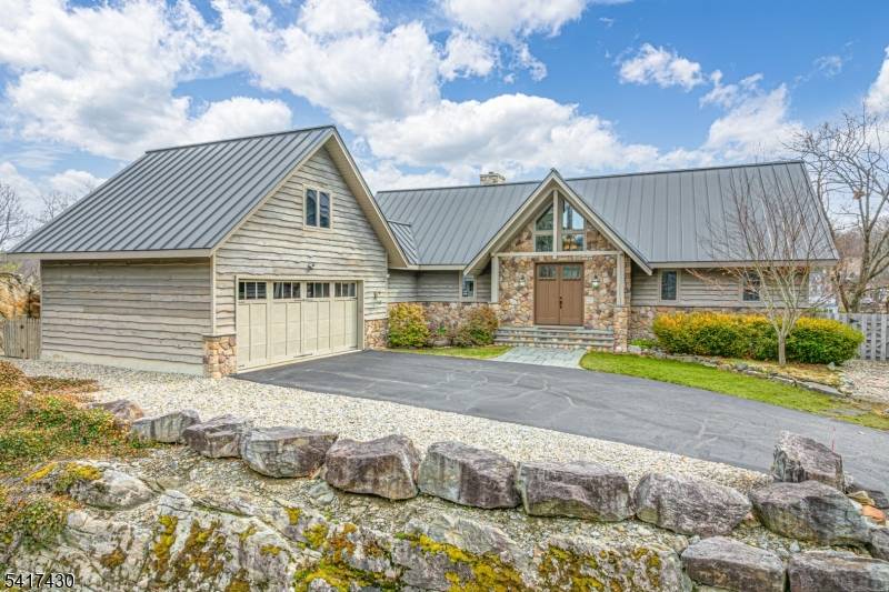 10 Hemlock Ave, Andover Twp., NJ 07860