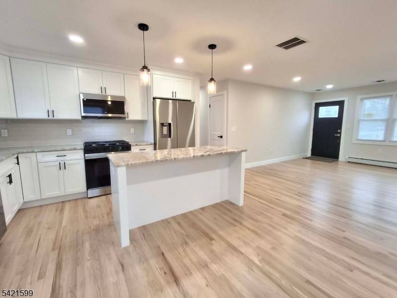 397 Lake Ave, Woodbridge Twp., NJ 07067