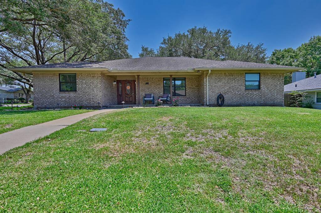 1600 Pecan, Brenham, TX 77833