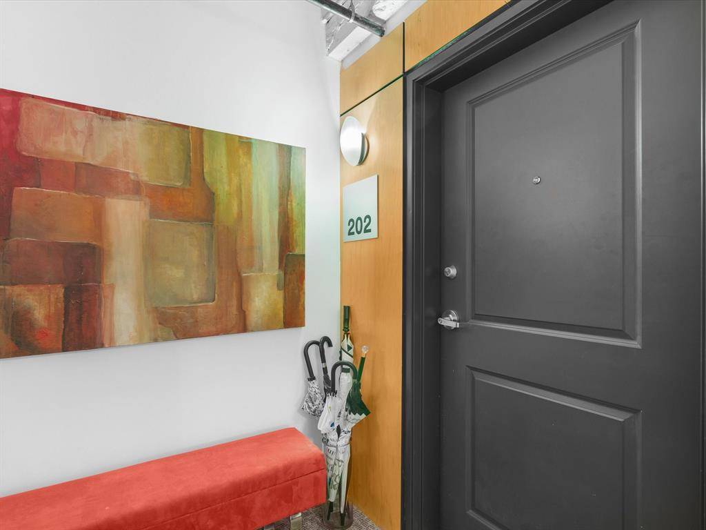 329 E Colorado Boulevard #202, Dallas, TX 75203
