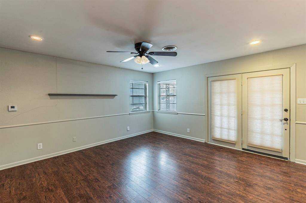 1201 Crestridge Street, Ennis, TX 75119