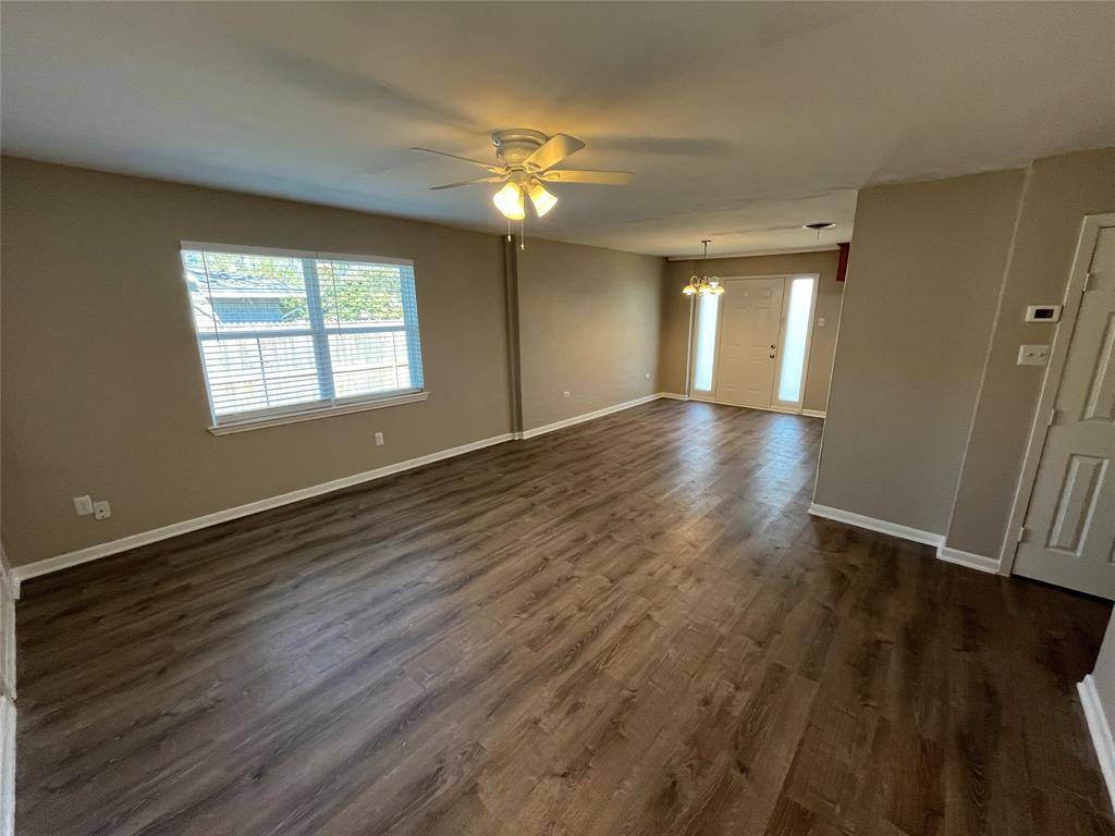 926 Warren Way, Richardson, TX 75080