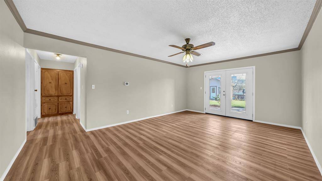 1111 Vivienne Street, Weatherford, TX 76086