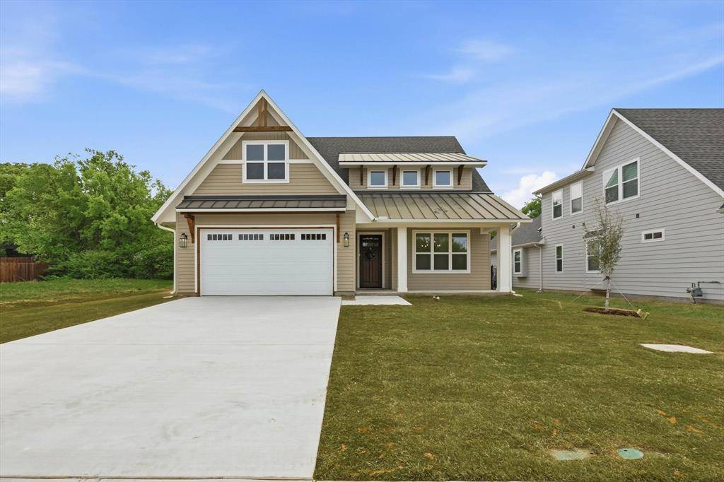 216 Village Way, Argyle, TX 76226