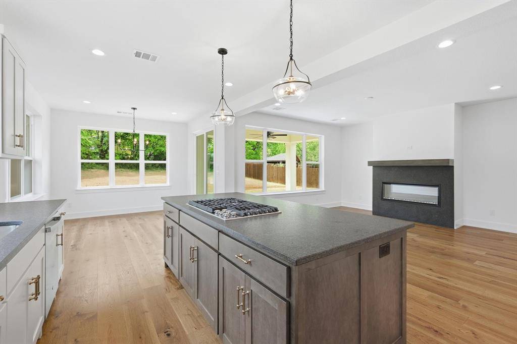 216 Village Way, Argyle, TX 76226