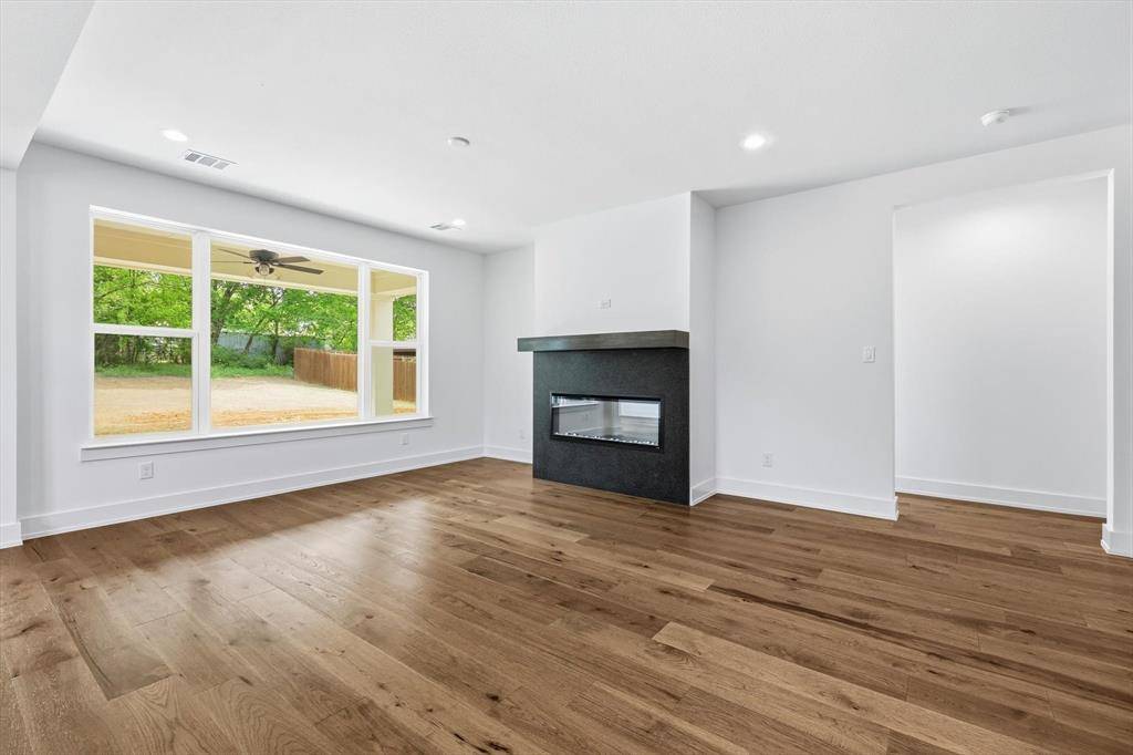 216 Village Way, Argyle, TX 76226