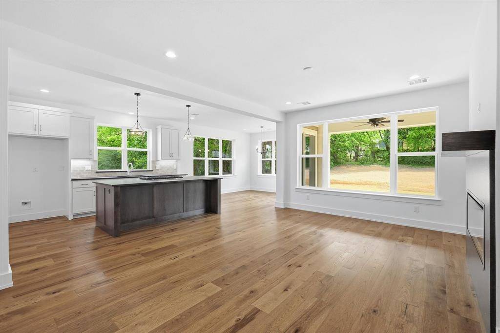 216 Village Way, Argyle, TX 76226