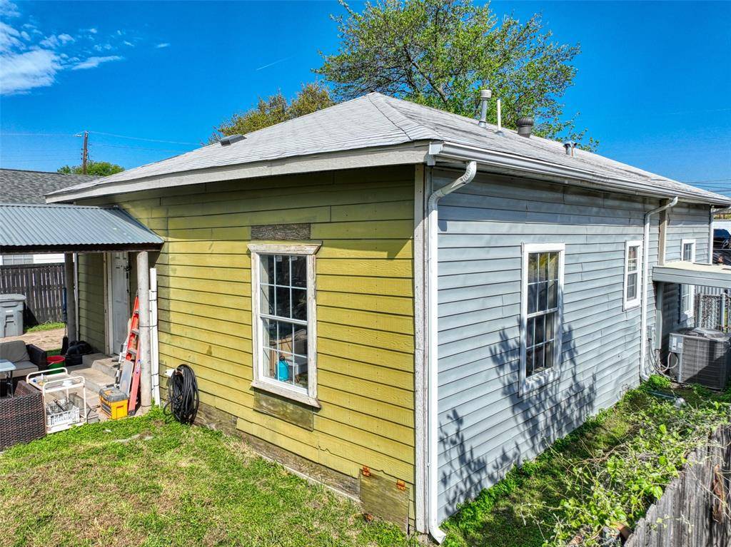 3412 Banning Street, Dallas, TX 75233