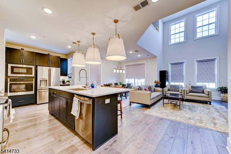 736 Station Rd, Dunellen Boro, NJ 08812