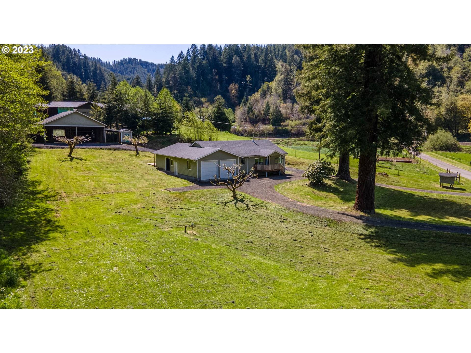 233 JOHANNESON CREEK RD, Reedsport, OR 97467