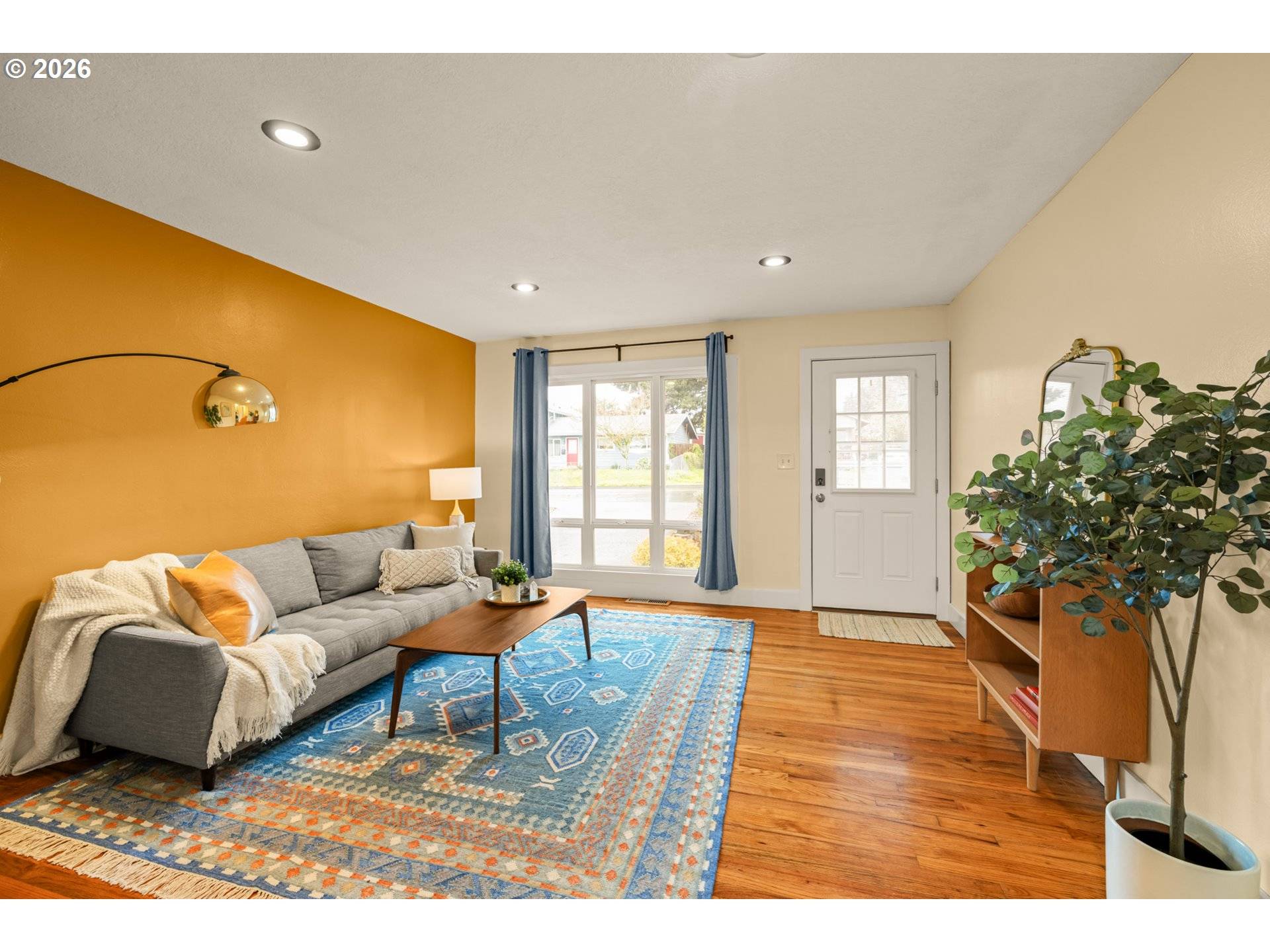 345 E GLOUCESTER ST, Gladstone, OR 97027