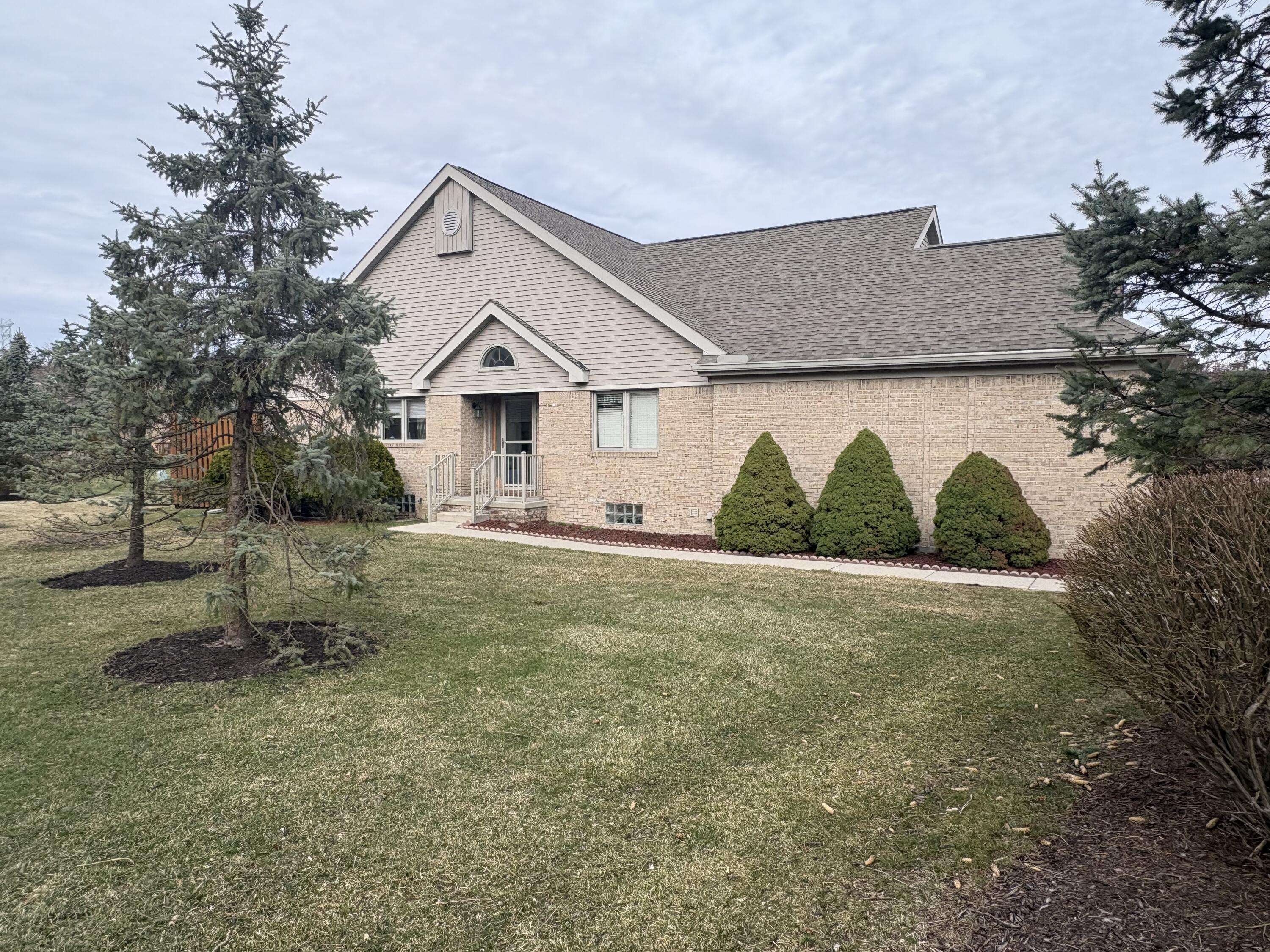 290 Edington CIR, Canton Twp, MI 48187