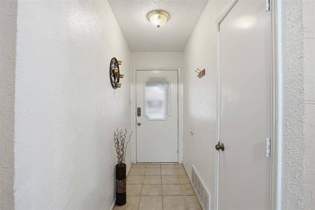 6437 High Lawn Terrace, Watauga, TX 76148