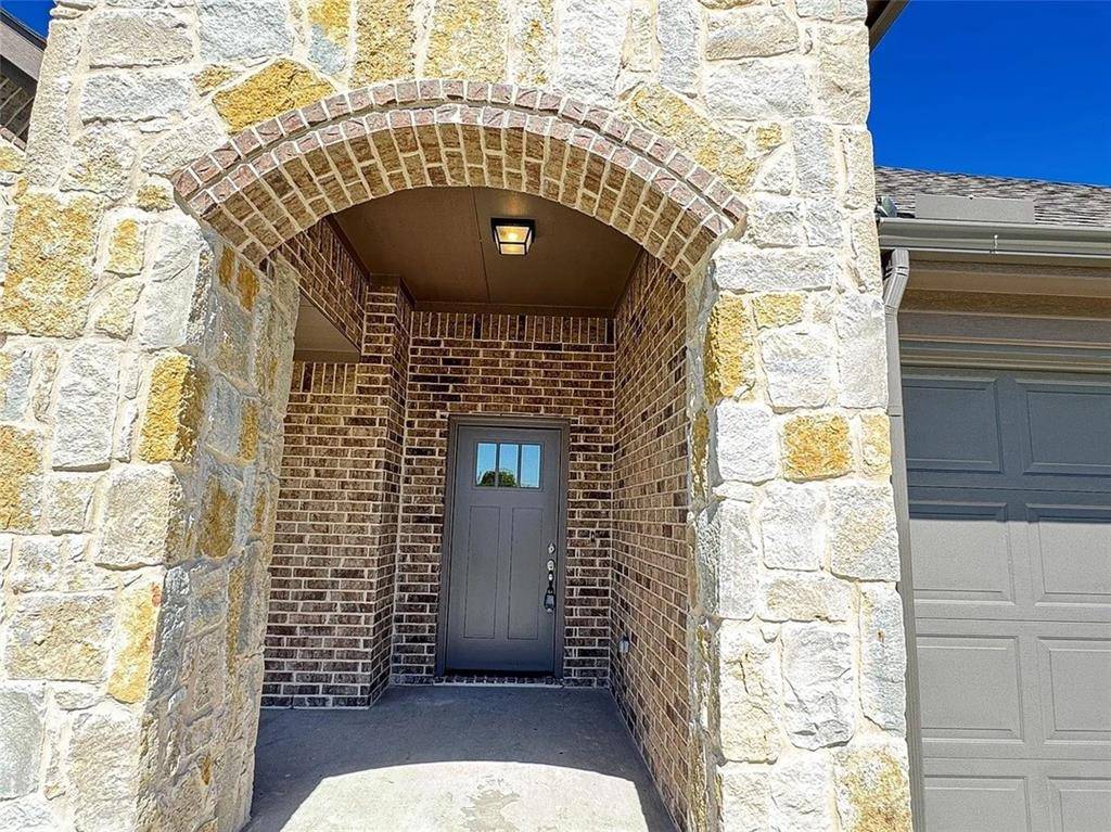 806 Greyson Lane, Greenville, TX 75402