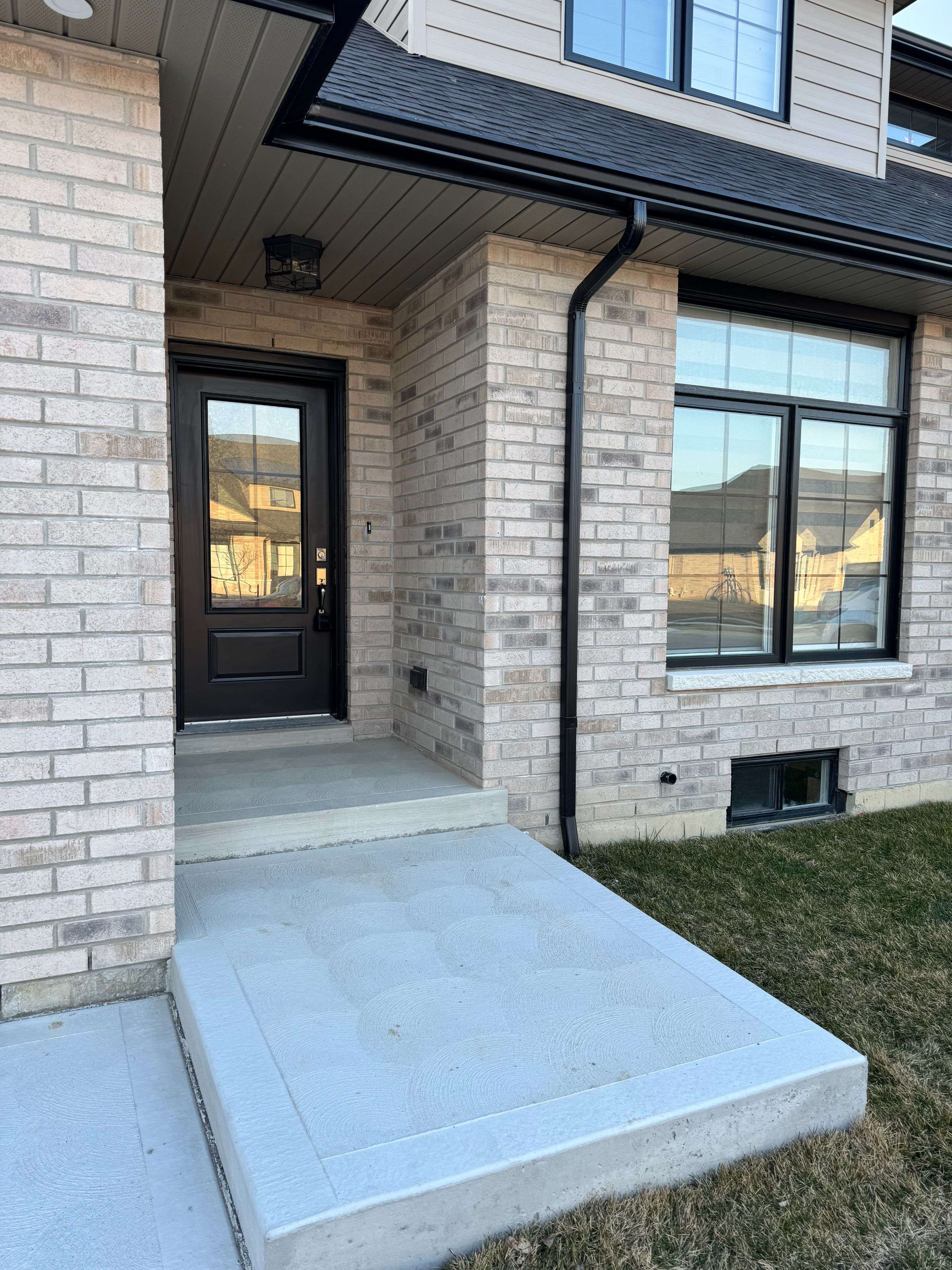 513 Water RD E, Amherstburg, ON N9V 4C5