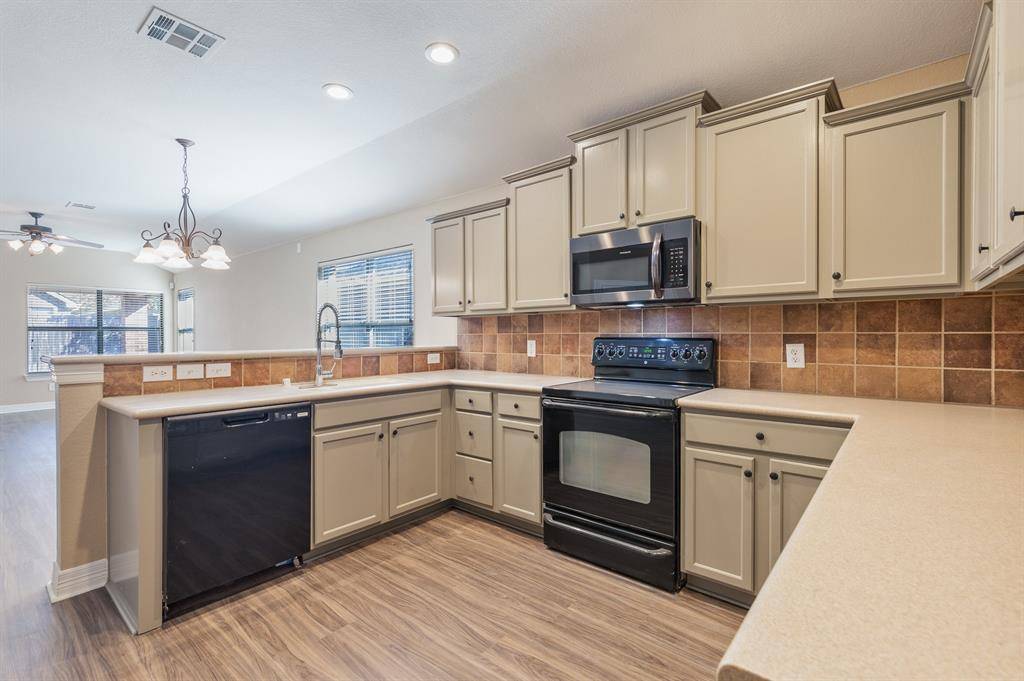 1617 Nighthawk Drive, Little Elm, TX 75068