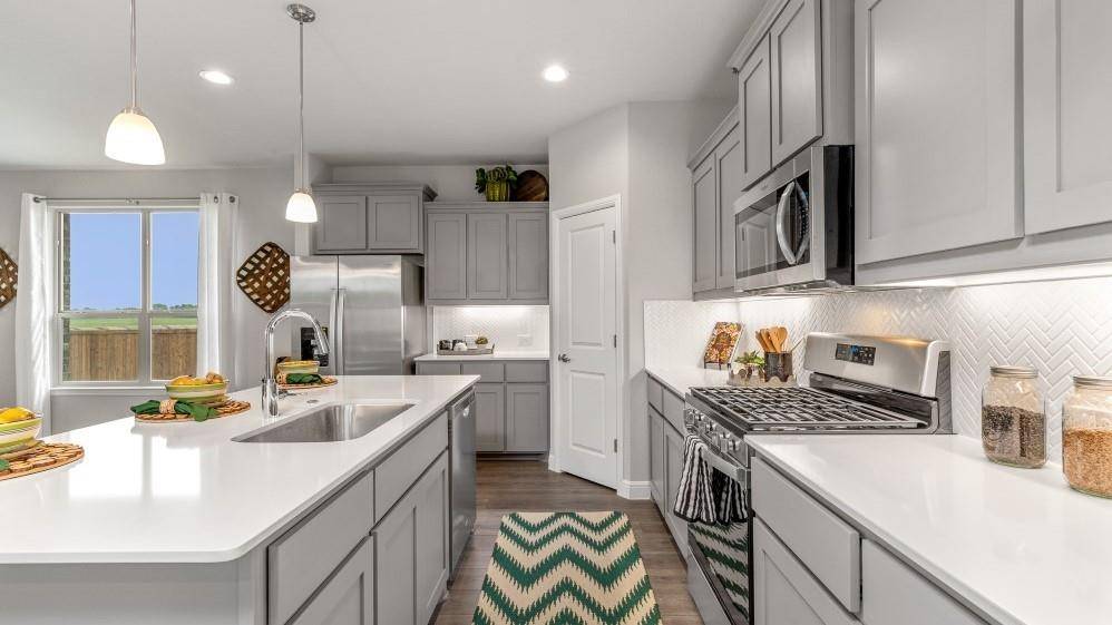 741 SOARING HAWK Drive, Fort Worth, TX 76008