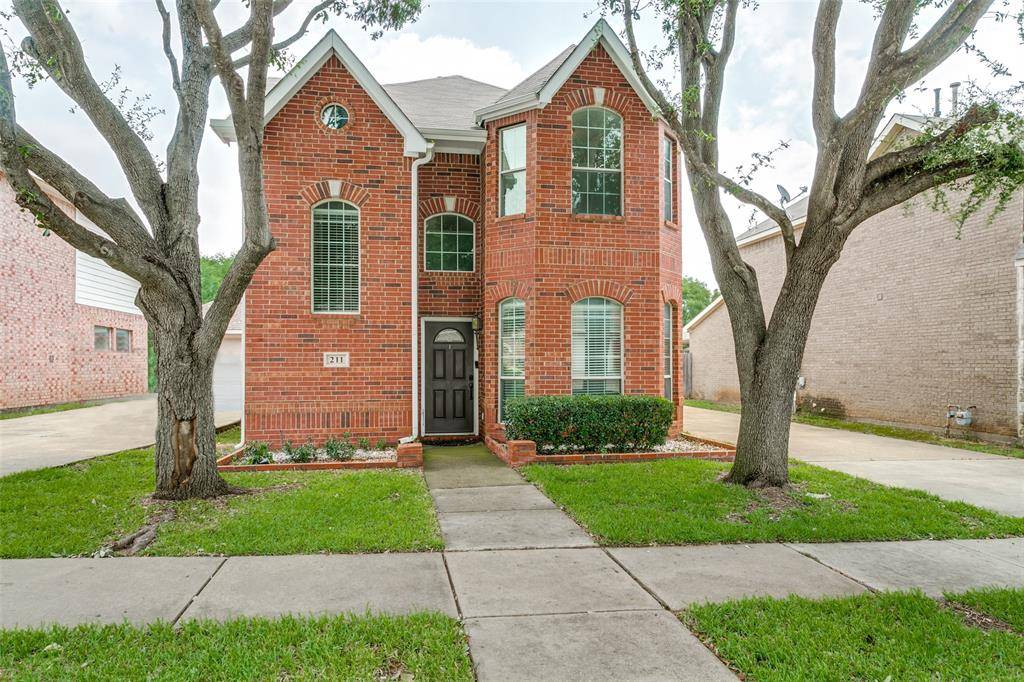 211 Patriot Lane, Euless, TX 76040