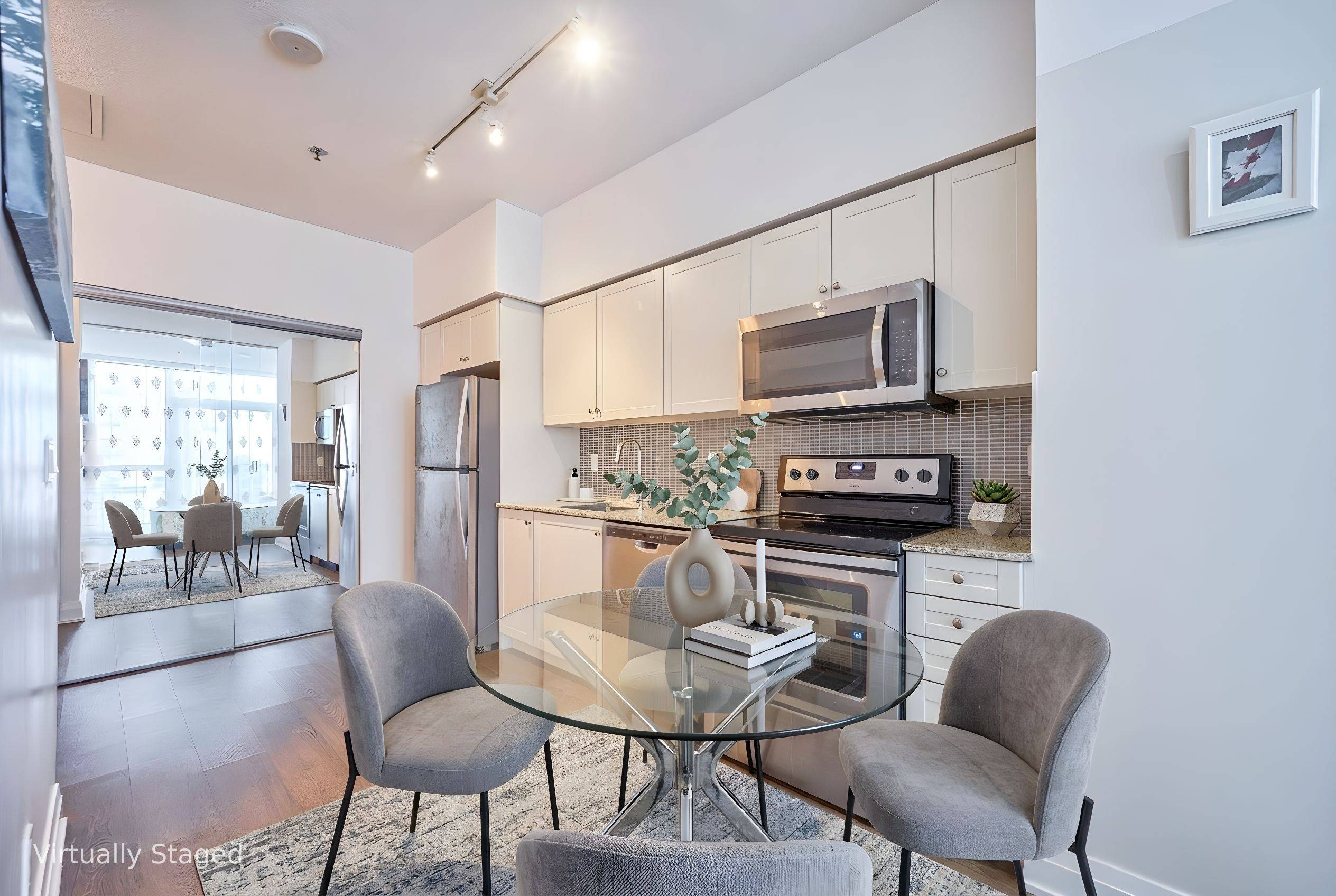 55 Speers RD #306, Oakville, ON L6K 0H9