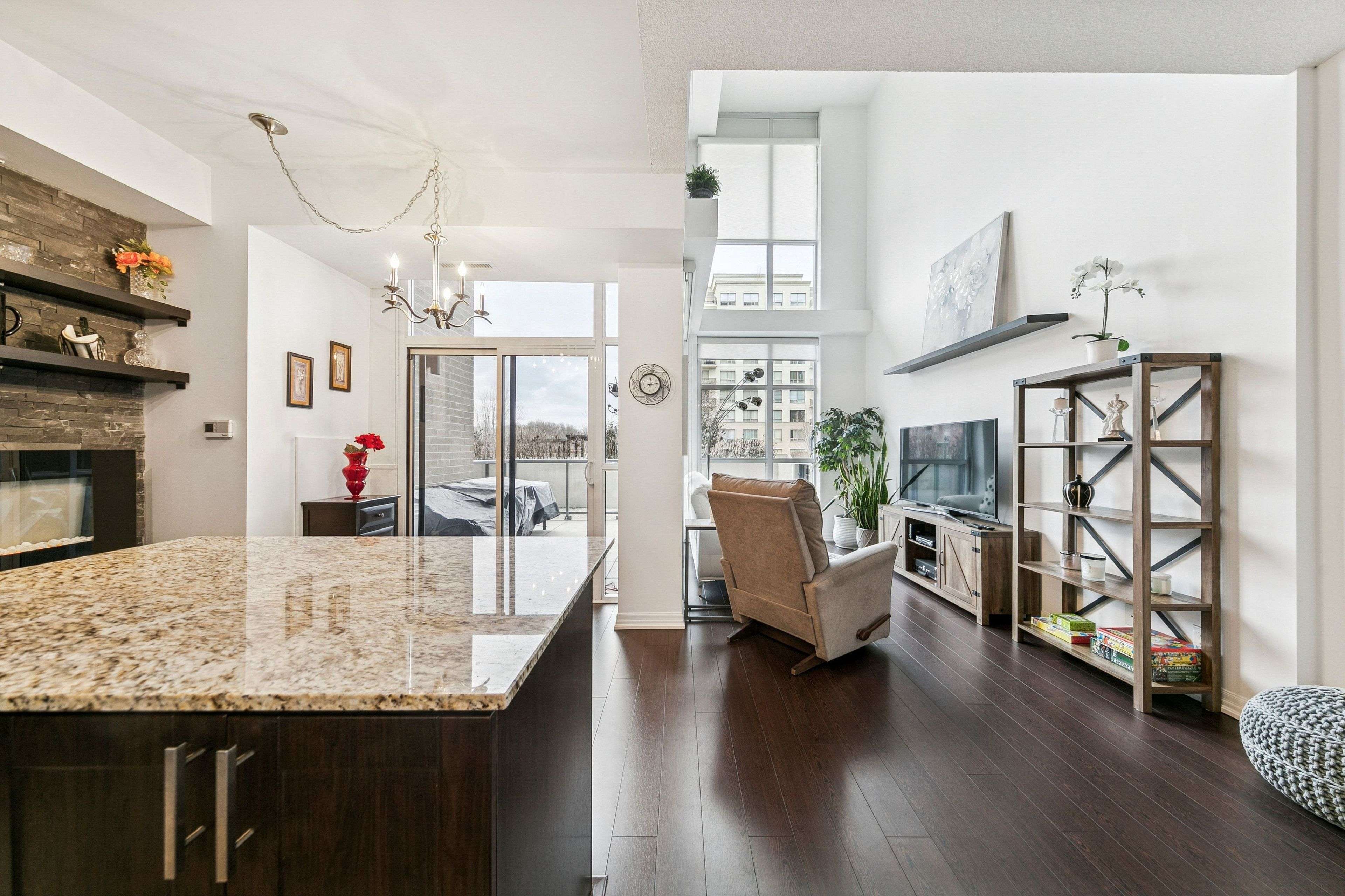 1940 Ironstone DR #227, Burlington, ON L7L 0E4