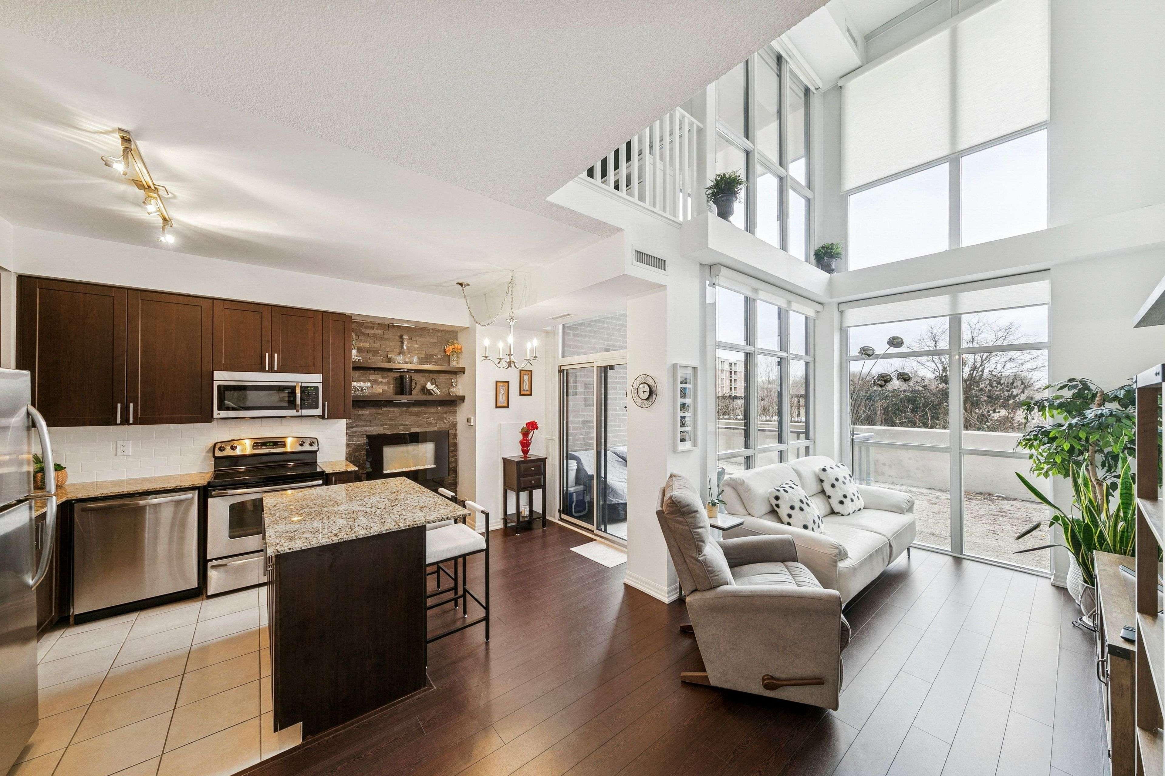 1940 Ironstone DR #227, Burlington, ON L7L 0E4